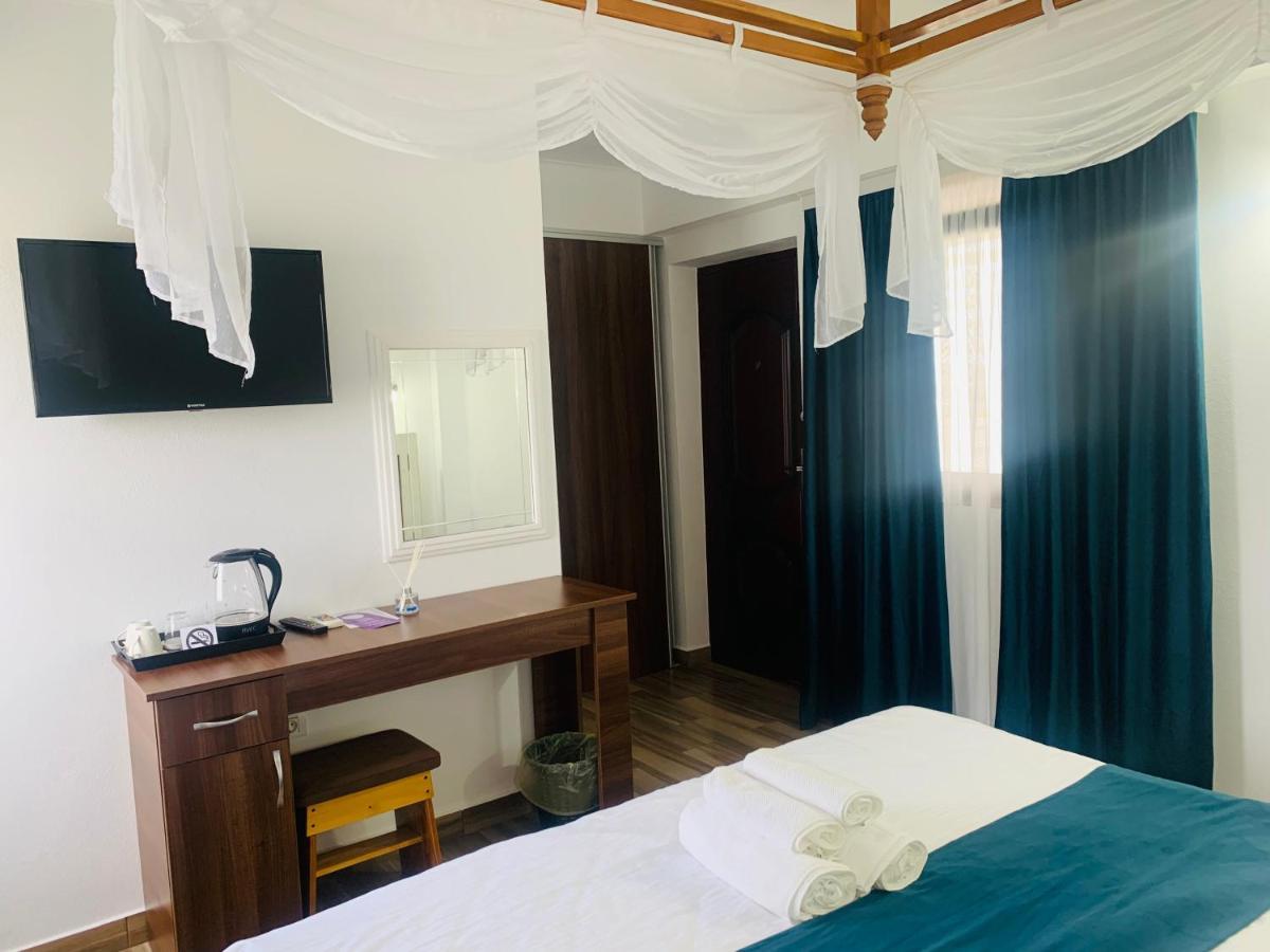 فندق Casa Barina كوستِنيست المظهر الخارجي الصورة